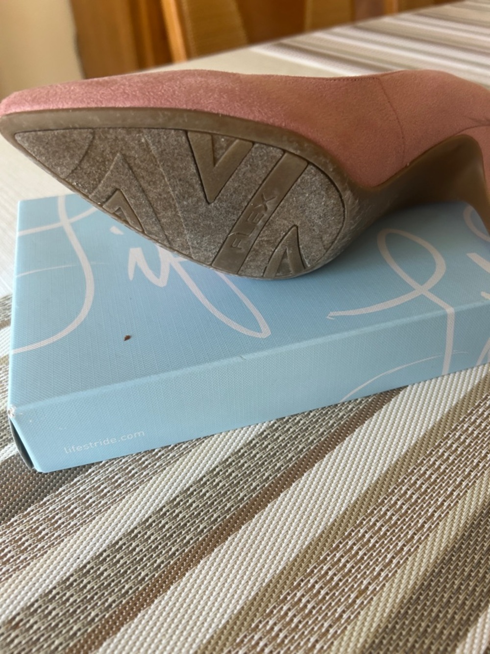 Life Stride Pink Suede Pointed-Toe Heels - Picture 5 of 9